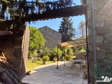 maison 11 pièces 331 m²