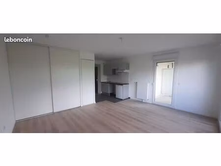 studio 1 pièce 33 m²