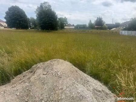 terrain à villechetif ( belley )