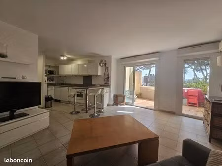 bel appartement quartier mme mère avec terrasse