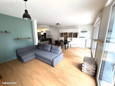 location duplex meublé 93 m² – 3 chambres – terrasse – parking – cachan centre