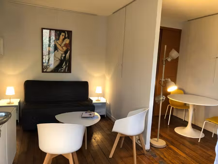 studio + balcon