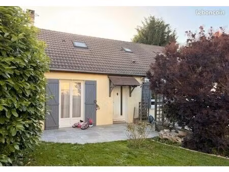 maison de campagne de 118 m² (6 pièces / 4 ch.) + dépendance aménagée f2 (2 pièces / 1 ch.