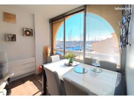 duplex 56m2 rénové vue 180° sur port