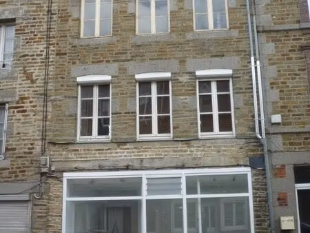 immeuble 3 pièces 80 m²