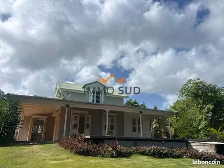 villa 4 pièces 130 m²