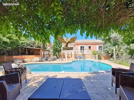 propriété 12 pièces 550 m²
