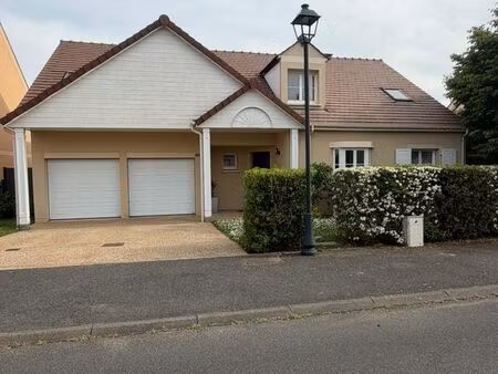 6 pièces 4 chambres 177 m² terrain 683 m²