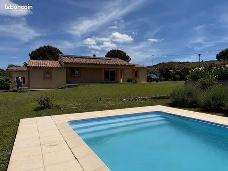 maison avec piscine et dépendance