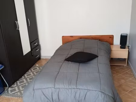 chambre meublée