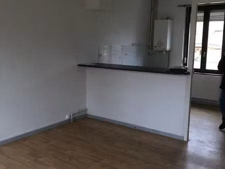 location f3 avec jardin revin