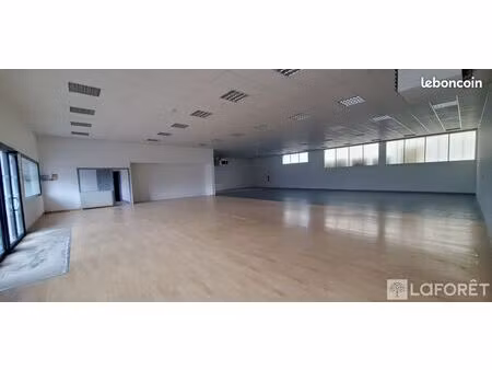 local commercial 493 m²