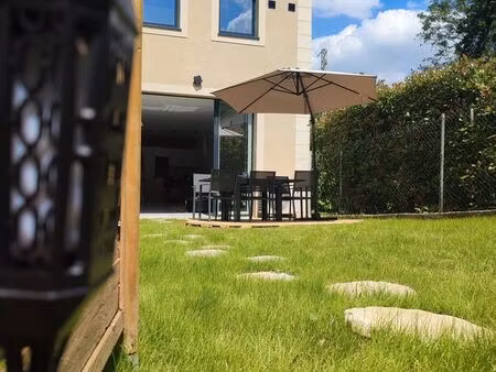 maison meublée moderne 5 pièces – 3 chambres- classe a– jardin et parking à bièvres