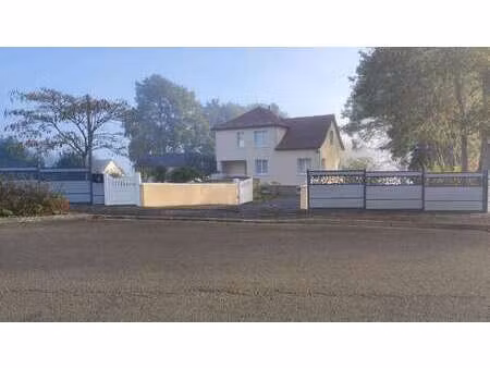 vente maison à la baconnière (53240) : à vendre / 157m² la baconnière