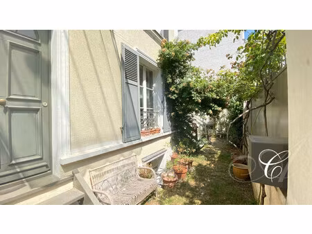 jolie maison de ville
