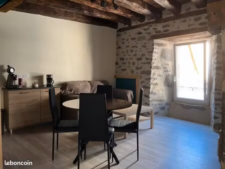 à louer petite maison sur mauriac dans le cantal