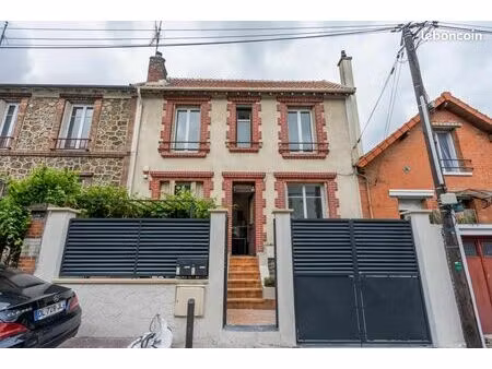 maison 9 pièces 149 m²