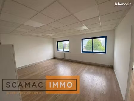 bureau 104 m²