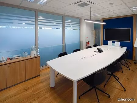 bureau en espace ouvert à louer pour 10 personnes à massy  stop & work massy massy