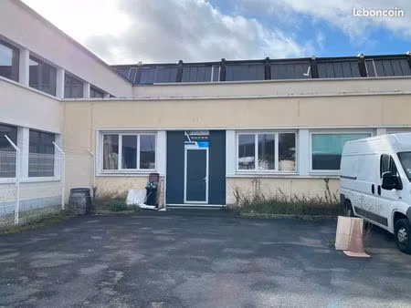 location d'un entrepôt de stockage