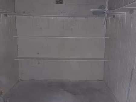 1 grand box fermé en location à neuilly sur marne