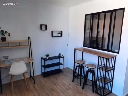 studio rénové et meublé - centre ville vierzon