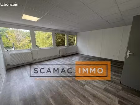 bureau 337 m²