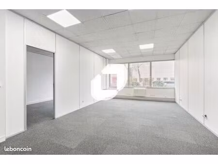 bureau 407 m²