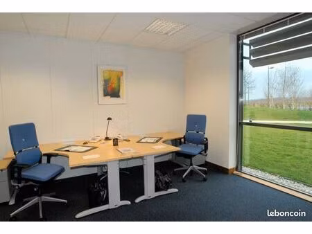 bureau privé à louer pour 2 personnes à villepinte  parc des expositions villepinte