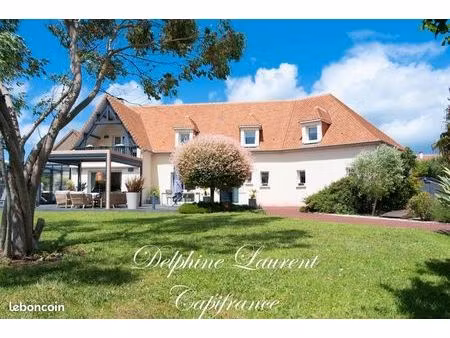 maison 8 pièces 262 m²