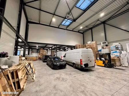 local d'activite 1650 m² tremblay en france