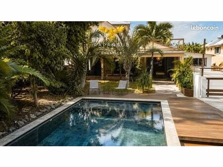 villa 6 pièces 230 m²