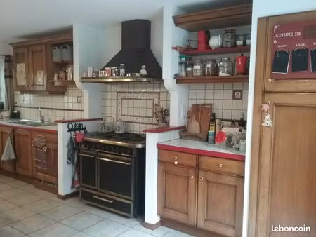 vends maison en pierre en bord de rivière