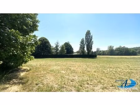 terrain 1354 m² saint front la riviere