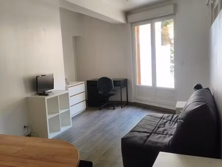 beau studio meublé 670 tout compris très proche université