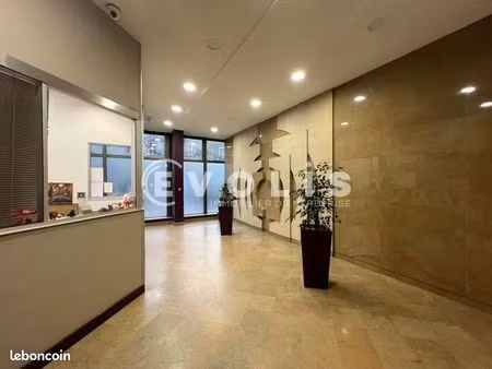 bureaux 82 m²