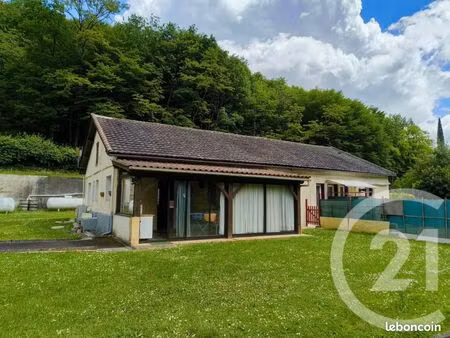 maison 8 pièces 153 m²