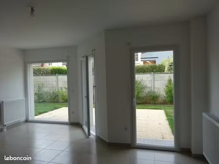 f4 à louer
