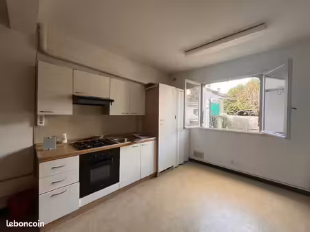 studio 1 pièce 33 m²