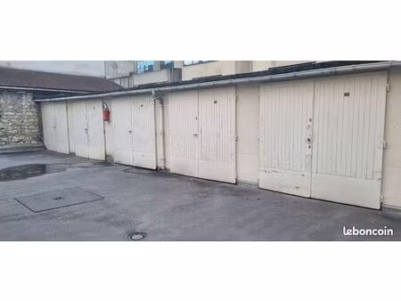 box parking spacieux