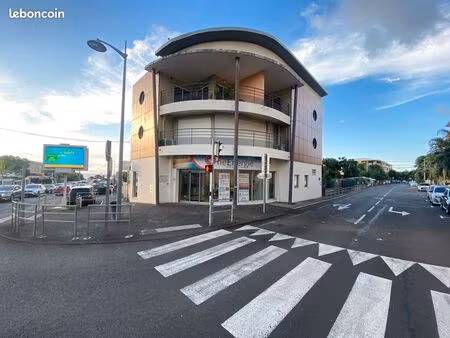 local commercial - 110 m2 - 6 places de parkings