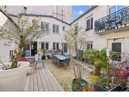 appartement 6 pièces 209 m²
