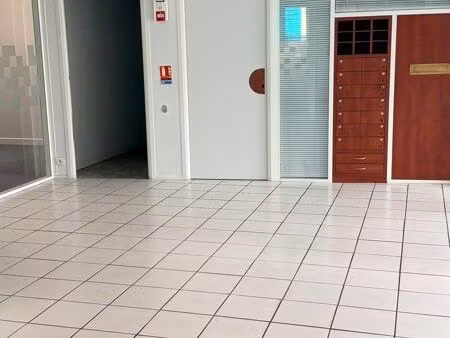 bureaux locations plouguenast