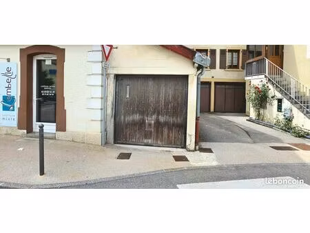 parking/box villers-le-lac