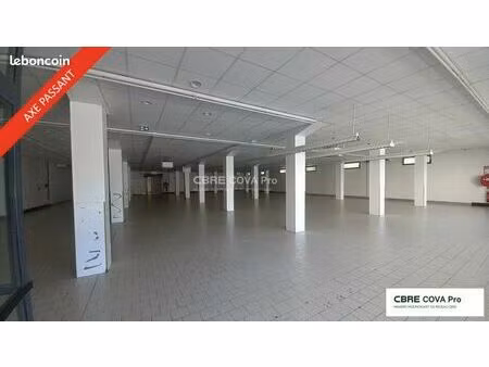 local commercial 880 m²