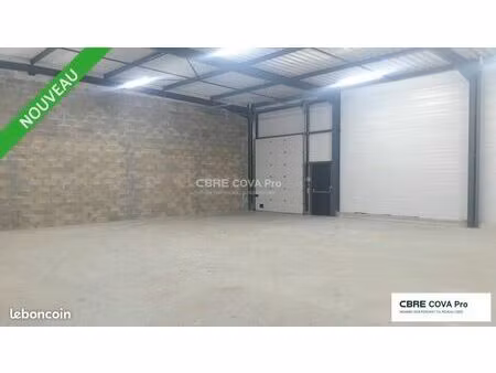 local d'activité 300 m²