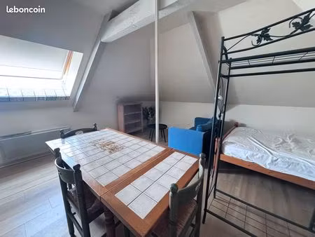 chambre meublée de 20m2 avec douche et wc courcelles sur seine centre ville