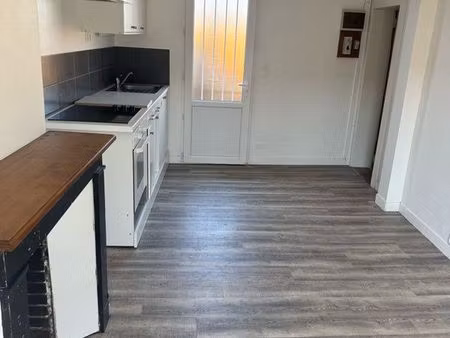 appartement grand f2 avec terrasse