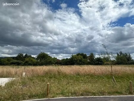 terrain 699 m² port-mort