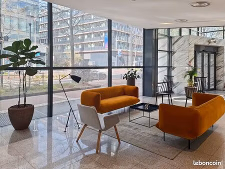abonnements flexibles pour un espace de coworking à louer à issy les moulineaux  camille d